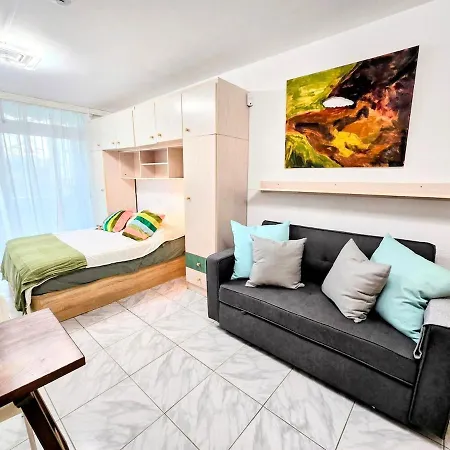 Blue Paradise Apartment *